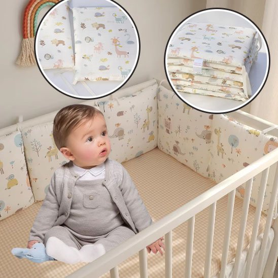 Tour de lit à motif forêt douce installé dans un lit bébé, idéal pour une chambre nature et apaisante.