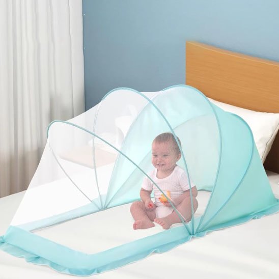 Moustiquaire lit bébé à filet anti-insectes assurant une barrière naturelle contre les moustiques