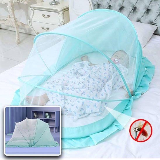 Moustiquaire lit bébé offrant une protection complète contre les moustiques pendant le sommeil.