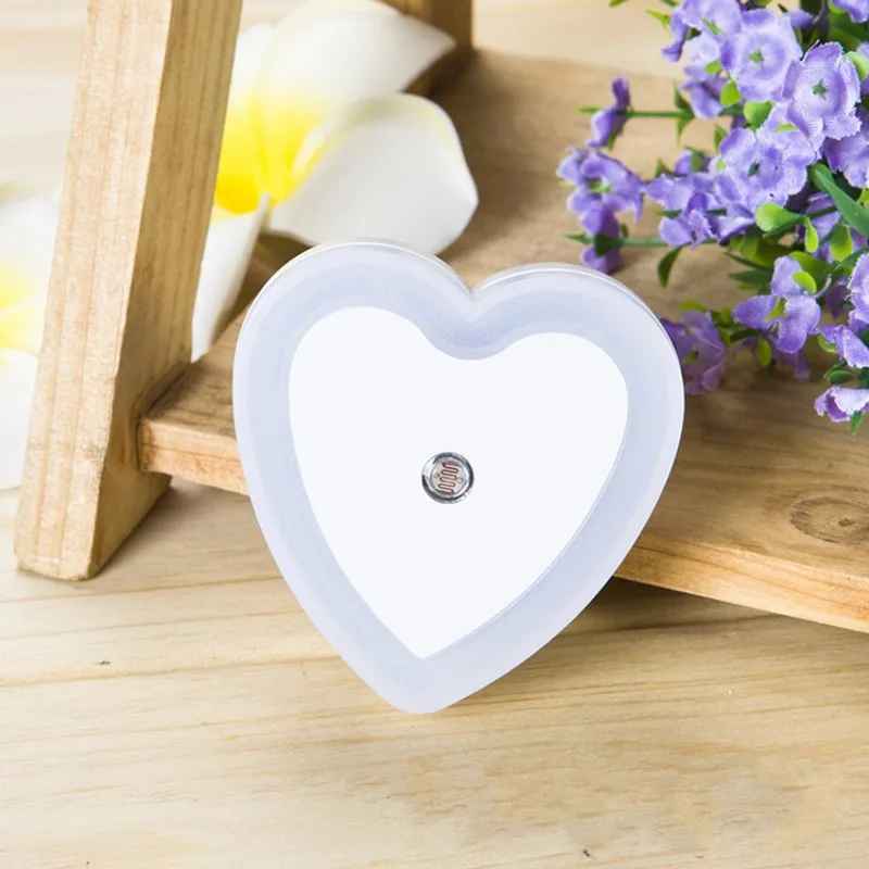 veilleuse bébé en cœur  blanche éteinte