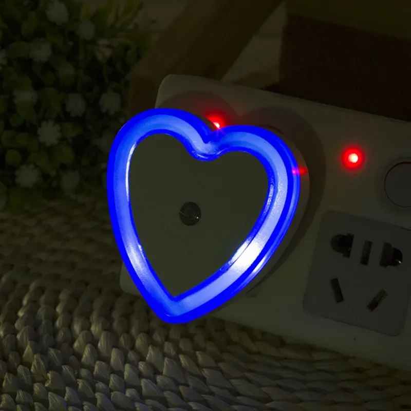 veilleuse bébé en cœur bleue allumée