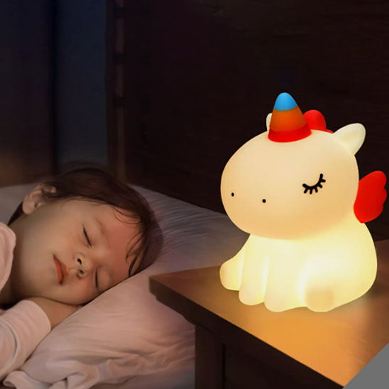 veilleuse bébé licorne fillette dort avec 